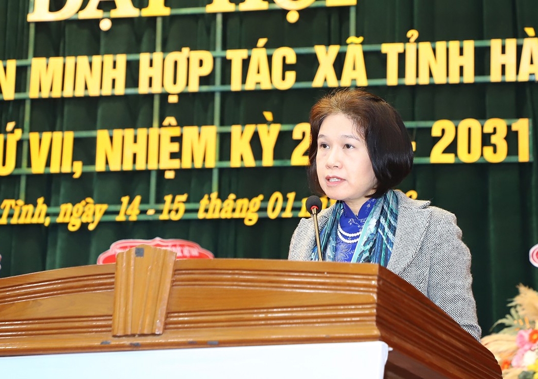 Phó Chủ tịch Liên minh HTX Việt Nam Nguyễn Thị Hoài Linh phát biểu tại đại hội.