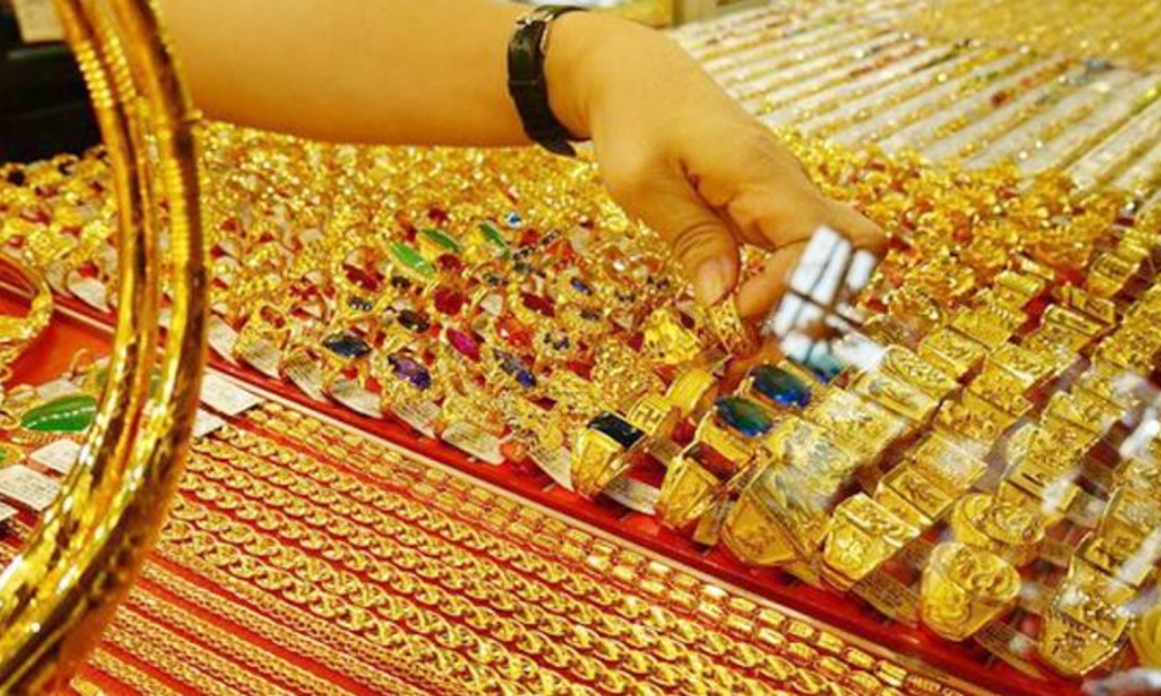 vàng nhẫn giảm 1,3 triệu đồng/lượng.