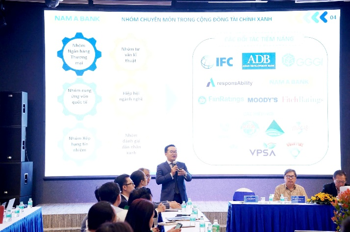 Ông Võ Hoàng Hải – Phó Tổng Giám đốc Nam A Bank trình bày Sáng kiến Cộng đồng tài chính xanh trong Trung tâm Tài chính Quốc tế.