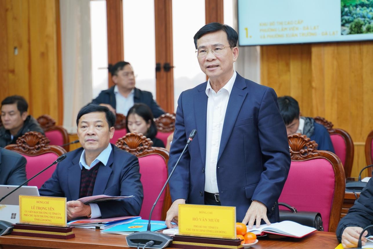 Chủ tịch UBND tỉnh Lâm Đồng Hồ Văn Mười phát biểu tại buổi làm việc. (Ảnh: Cổng thông tin điện tử tỉnh Lâm Đồng)