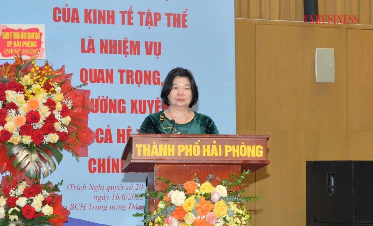 Chủ tịch Liên minh HTX Việt Nam Cao Xuân Thu Vân phát biểu chỉ đạo tại Đại hội.