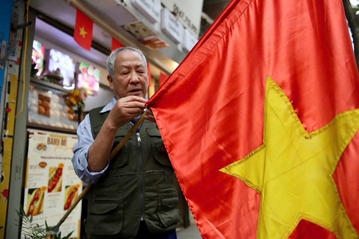 Việc trang hoàng đường phố, khu dân cư không chỉ mang ý nghĩa hình thức mà còn góp phần giáo dục truyền thống, bồi đắp niềm tự hào.