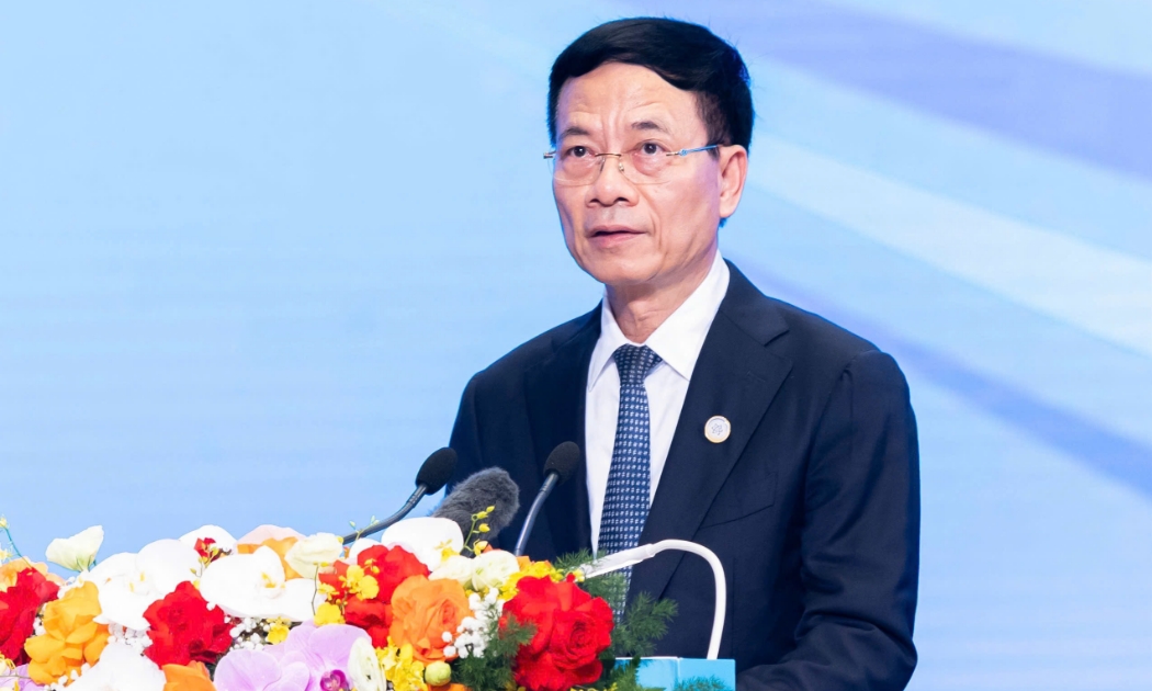 Bộ trưởng Khoa học và Công nghệ Nguyễn Mạnh Hùng.