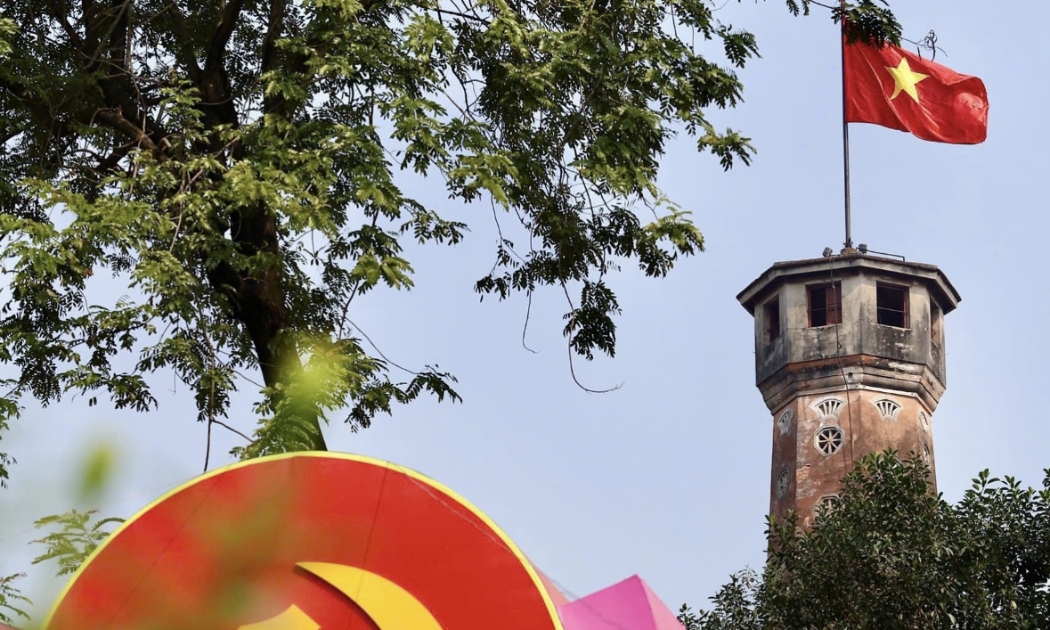 Hà Nội rực rỡ cờ hoa, khí thế hướng về Đại hội XIV của Đảng