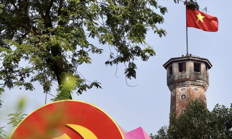 Hà Nội rực rỡ cờ hoa, khí thế hướng về Đại hội XIV của Đảng