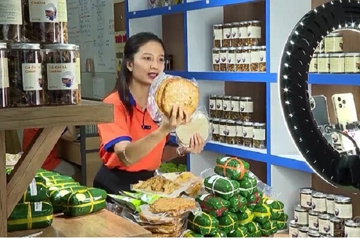 Hàng trăm nông sản đặc sản, sản phẩm OCOP của nhiều địa phương đã được chốt đơn trên các nền tảng mạng xã hội.