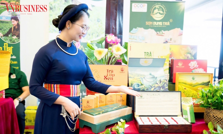 Khi HTX “lên mạng”, hành trình mới từ những đồi chè xanh