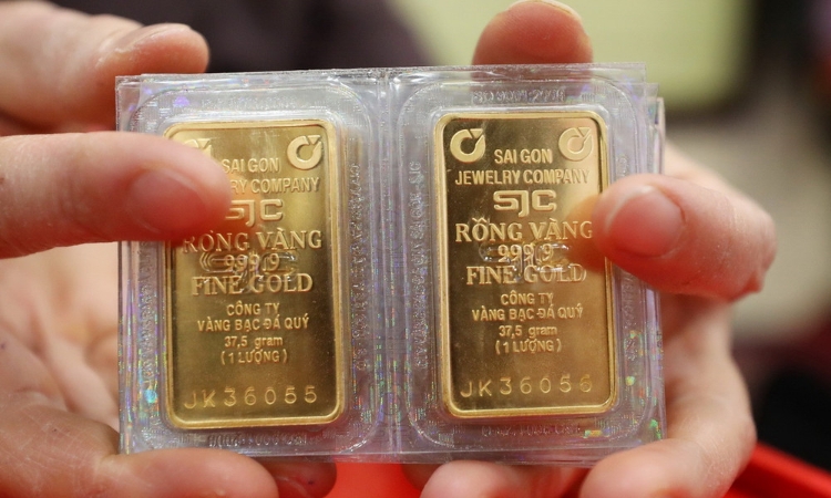 Vàng nhẫn và vàng miếng ‘leo thang’ trở lại