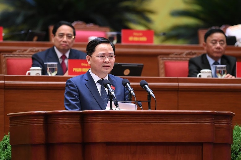 Ông Nguyễn Anh Tuấn, Ủy viên Trung ương Đảng, Phó Trưởng Ban Chính sách, chiến lược Trung ương trình bày tham luận tại Đại hội đại biểu toàn quốc lần thứ XIV của Đảng. Ảnh: VGP