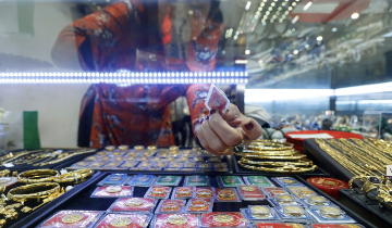 Vàng tăng sốc hơn 17 triệu đồng mỗi lượng: Cảnh báo