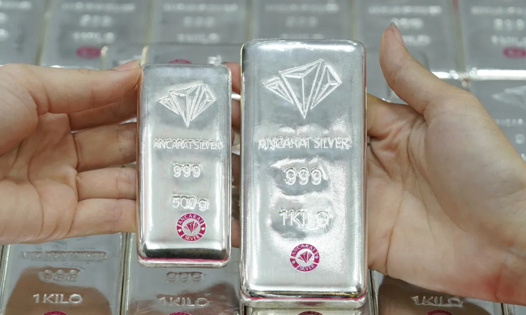 Giá bạc đang hướng tới kỷ lục mới.