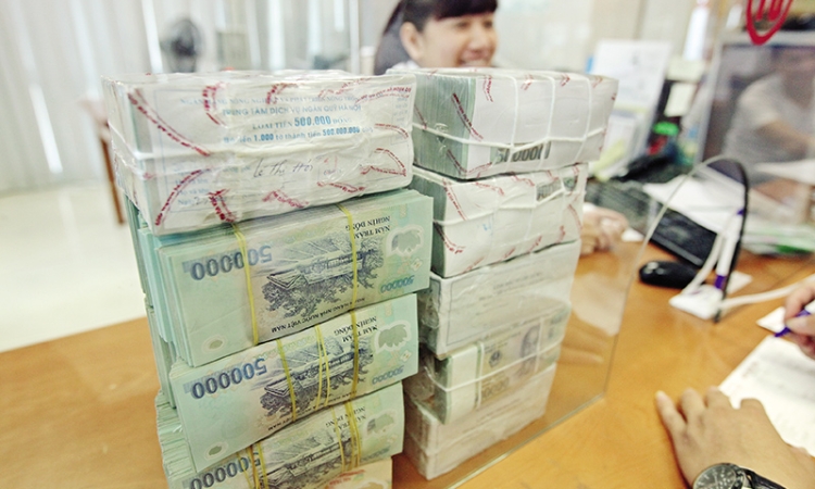 Lãi suất huy động “nóng” hầm hập: Thực trả cao hơn gần 2% với niêm yết