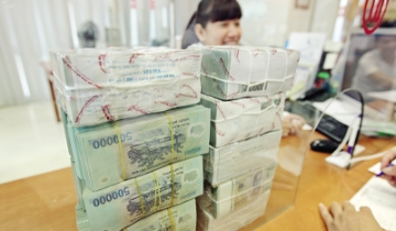 Lãi suất huy động “nóng” hầm hập: Thực trả cao hơn gần 2% với niêm yết