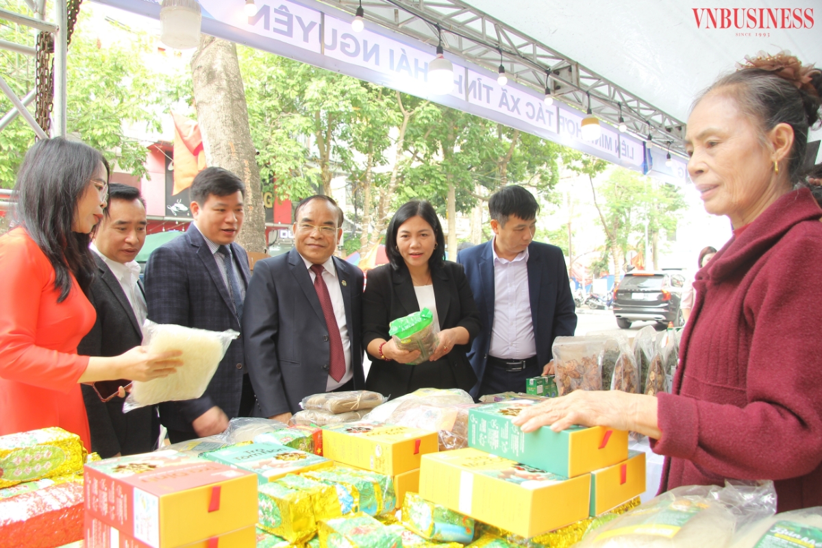Các gian hàng được trưng bày, giới thiệu đều là các thương hiệu nổi tiếng đến từ các vùng miền, địa phương ở miền Bắc.