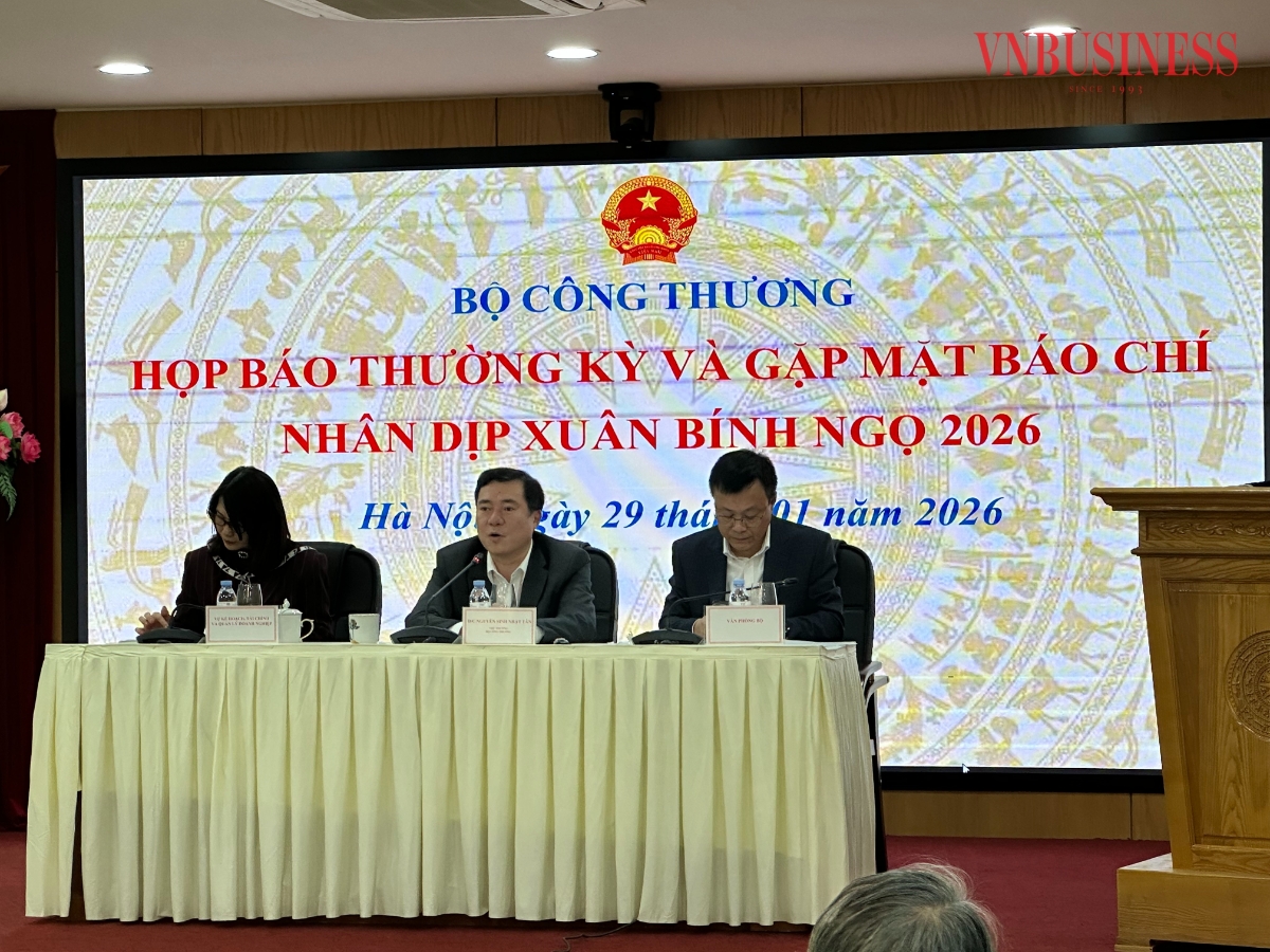 Thứ trưởng Nguyễn Sinh Nhật Tân thông tin về diễn biến đàm phán Hiệp định Thương mại đối ứng giữa Việt Nam và Hoa Kỳ.