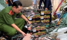 Lực lượng chức năng thu giữ hàng tấn xúc xích không có hoá đơn, chứng từ dịp cận Tết Nguyên đán 2026.