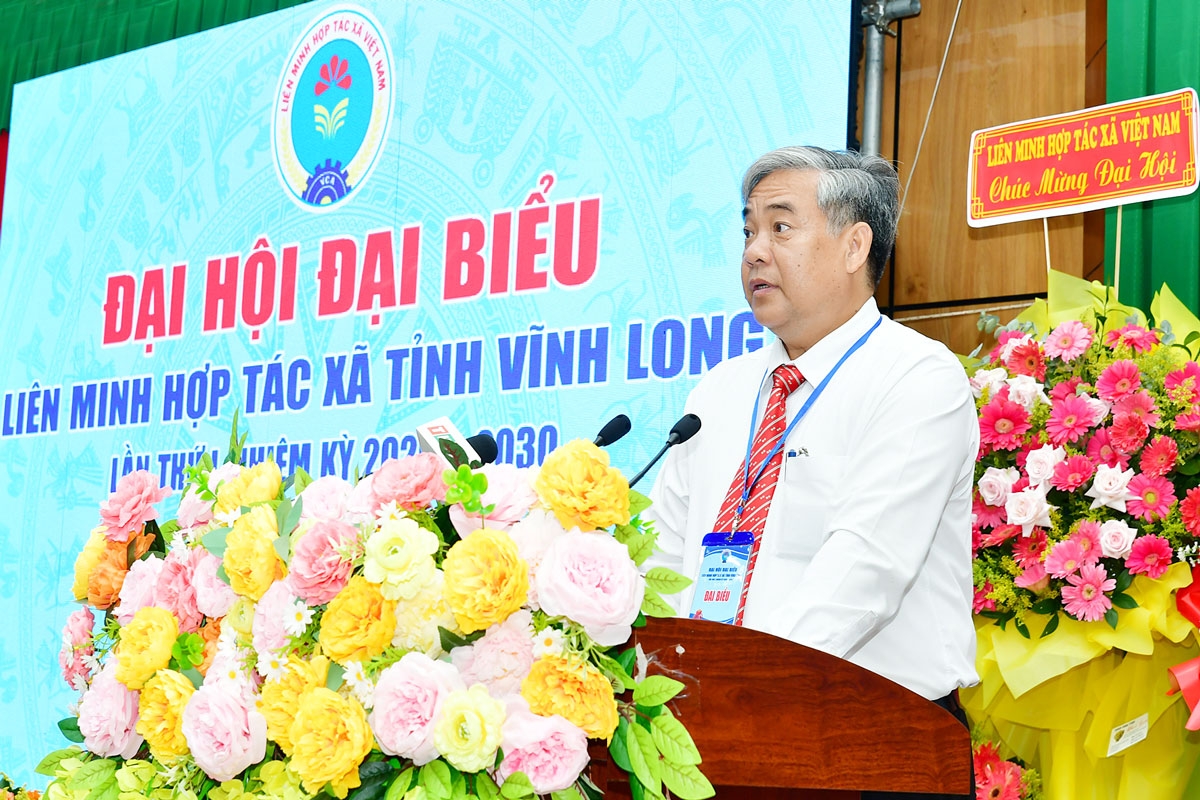 Ông Thái Phước Lộc, Chủ tịch Liên minh HTX tỉnh phát biểu tại Đại hội.