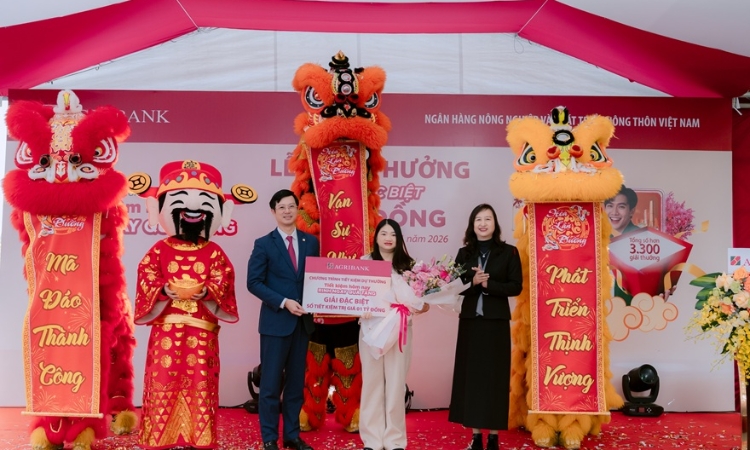 Agribank trao thưởng 01 tỷ đồng cho khách hàng gửi tiền tiết kiệm