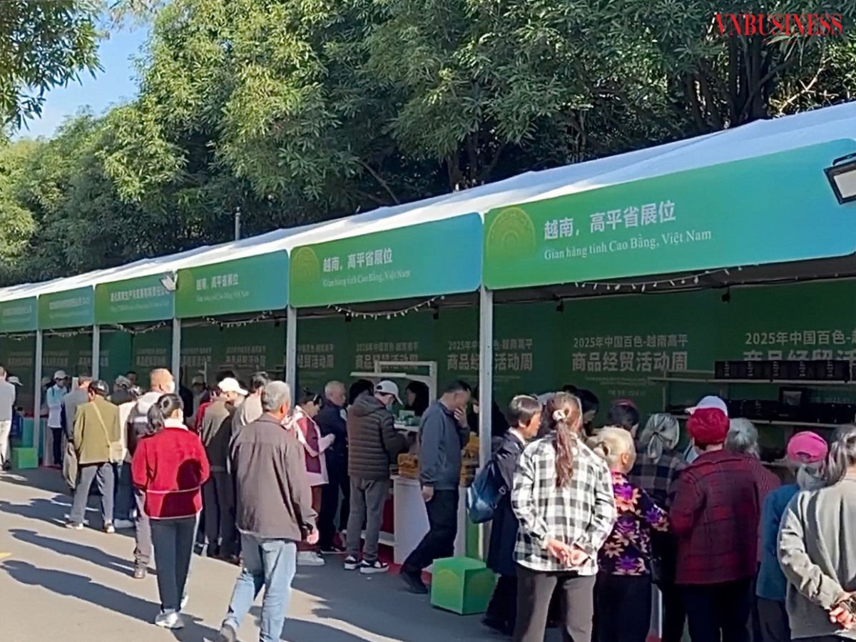 Từ sản xuất đến bao bì, nông sản Cao Bằng được kiểm nghiệm chặt chẽ trước khi vào hội chợ tại thị trường Trung Quốc.