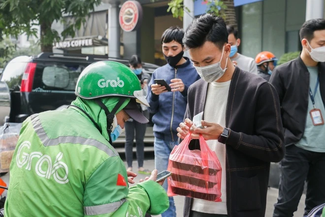 Thị trường giao đồ ăn Việt Nam đạt GMV 2,1 tỷ USD, thuộc nhóm tăng trưởng cao nhất Đông Nam Á.