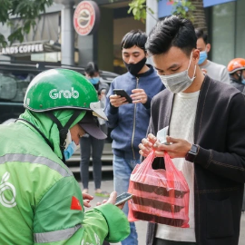 Thị trường giao đồ ăn Việt Nam đạt GMV 2,1 tỷ USD, thuộc nhóm tăng trưởng cao nhất Đông Nam Á.