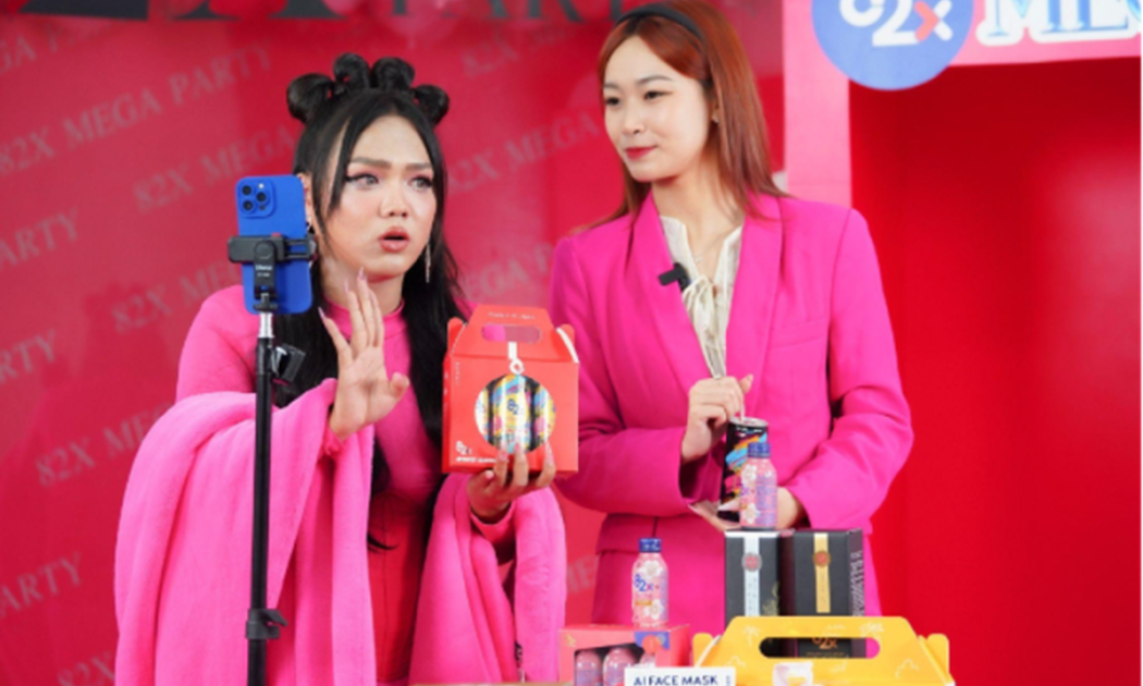 Quy định mới về an toàn thực phẩm siết chặt quản lý quảng cáo trên mạng xã hội, chấm dứt quảng cáo lố, kiểm soát người nổi tiếng, người có ảnh hưởng khi quảng cáo thực phẩm.
