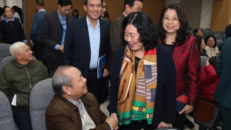 Chủ tịch UBTƯ MTTQ Việt Nam Bùi Thị Minh Hoài dự Hội nghị lấy ý kiến cử tri nơi cư trú đối với người ứng cử đại biểu Quốc hội khoá XVI.