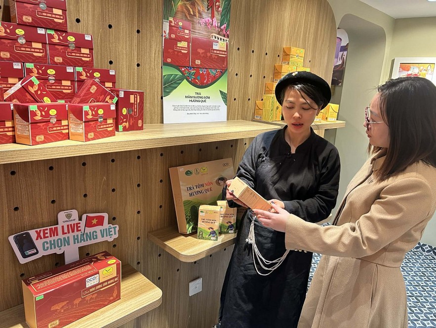 Không gian trưng bày, livestream “Sức sống hàng Việt” chính thức được khai mạc tại tại 62 Tràng Tiền, Hà Nội ngày 5/2.