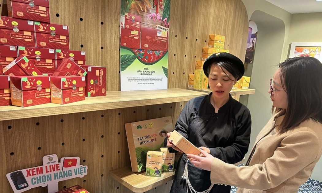 Không gian trưng bày, livestream “Sức sống hàng Việt” chính thức được khai mạc tại tại 62 Tràng Tiền, Hà Nội ngày 5/2.