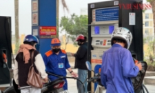 Giá xăng dầu đồng loạt tăng 2 phiên liên tiếp.