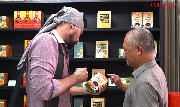 Cà phê Lâm Đồng khẳng định tầm vóc quốc tế qua bảo hộ sở hữu trí tuệ, thu hút du khách tìm đến vùng sản xuất.