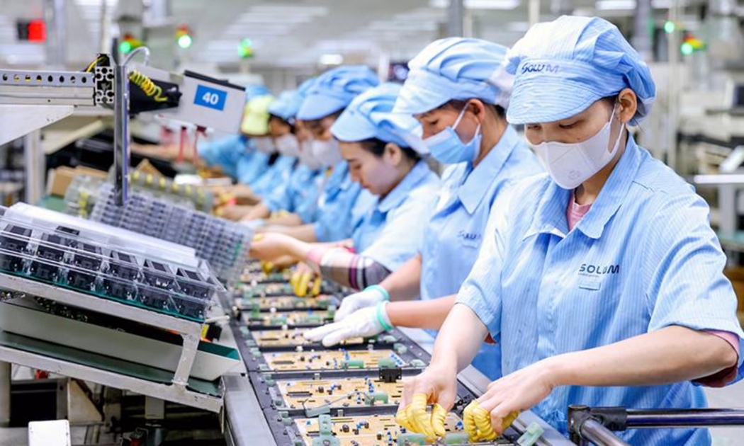 Lao động ngành công nghiệp tăng trở lại khi hoạt động sản xuất mở rộng.