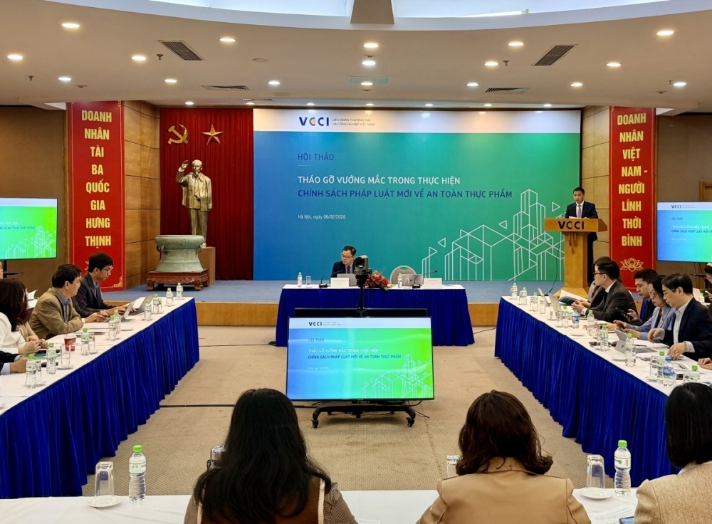 Hội thảo “Tháo gỡ vướng mắc trong thực hiện chính sách pháp luật mới về an toàn thực phẩm”.