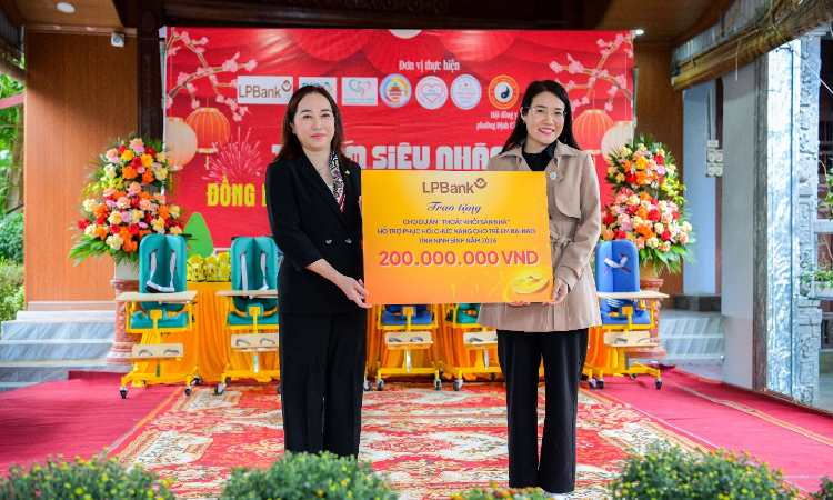 LPBank lan tỏa Tết ấm, hỗ trợ trẻ bại não tại Ninh Bình