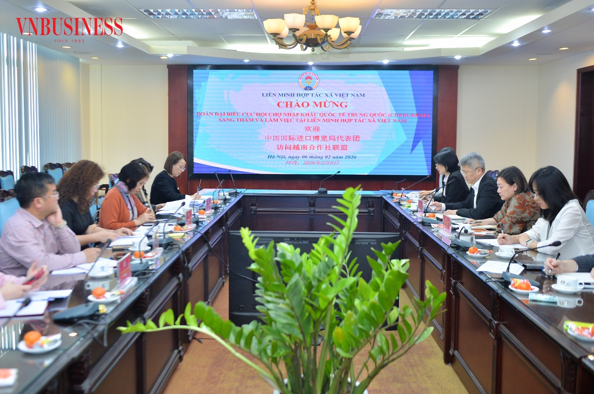 Toàn cảnh buổi làm việc.