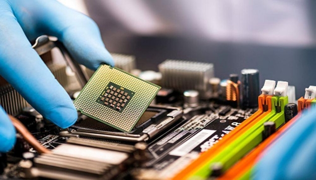 Doanh thu ngành bán dẫn toàn cầu tiến sát mốc 1.000 tỷ USD nhờ nhu cầu chip AI tăng mạnh.