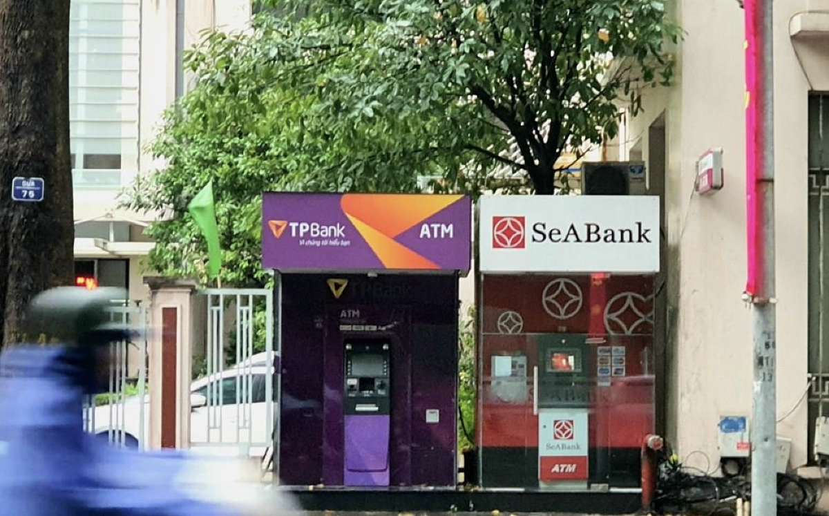 ATM vắng khách giao dịch.