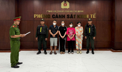 Các đối tượng trong đường dây buôn bán nước hoa giả số lượng lớn.