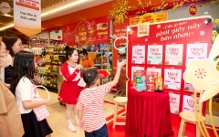 Người tiêu dùng trải nghiệm hoạt động “Lịch Tết Hôm Nay” và nhận được nhiều phần quà hấp dẫn từ Nestlé Việt Nam.