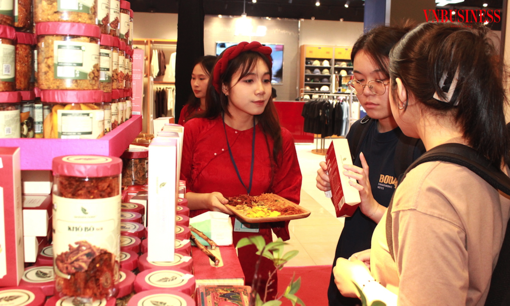 Các DN kinh doanh đặc sản vùng miền cần liên kết đổi mới sáng tạo, linh hoạt kênh bán hàng, xây dựng thương hiệu bài bản để có “cửa thắng” giữa bối cảnh cạnh tranh gay gắt.