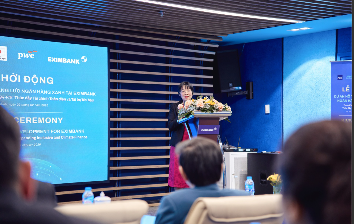 Bà Chu Hồng Minh – Chuyên gia cao cấp về tài chính của ADB phát biểu tại buổi lễ.
