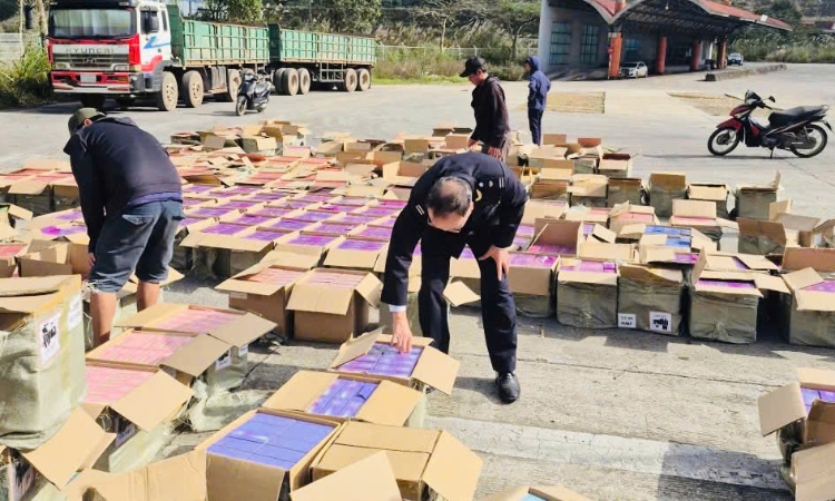 Khởi tố vụ buôn lậu thuốc lá điện tử trị giá hơn 9 tỷ đồng núp bóng hàng quá cảnh