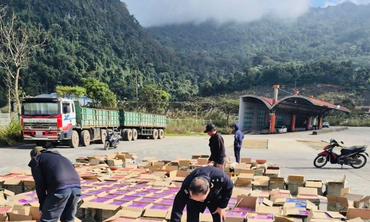 Khởi tố vụ buôn lậu thuốc lá điện tử trị giá hơn 9 tỷ đồng núp bóng hàng quá cảnh