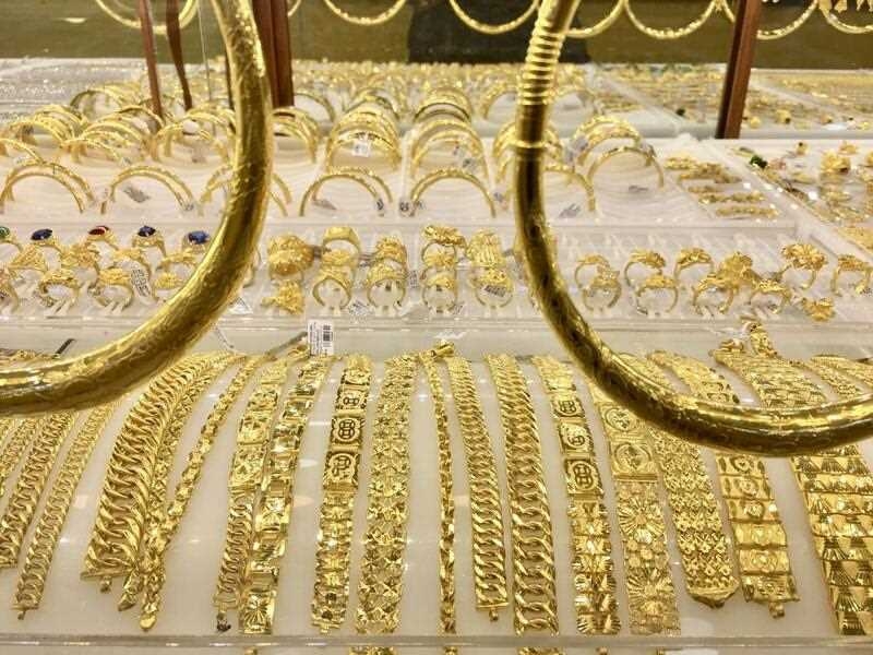 Giá vàng trong nước đồng loạt giảm mạnh.
