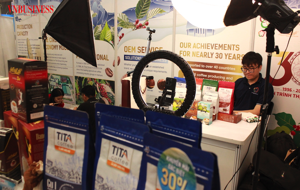 Một trong những năng lực ứng biến của DN Việt trong bối cảnh mới nhiều biến động là cần làm chủ nền tảng “số hóa” để dành chiến thắng trên chuỗi giá trị toàn cầu.