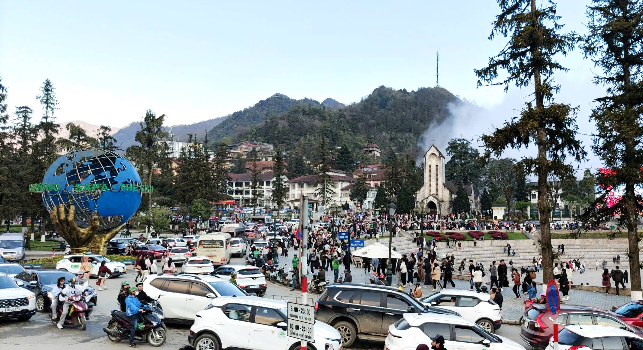 Trong 9 ngày nghỉ lễ dịp Tết Nguyên đán 2026, ngành du lịch cả nước đã đón và phục vụ khoảng 14 triệu lượt khách, tăng 12% so với cùng kỳ năm 2025.