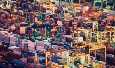 Thặng dư thương mại lớn với Mỹ đặt Việt Nam vào tâm điểm theo dõi.