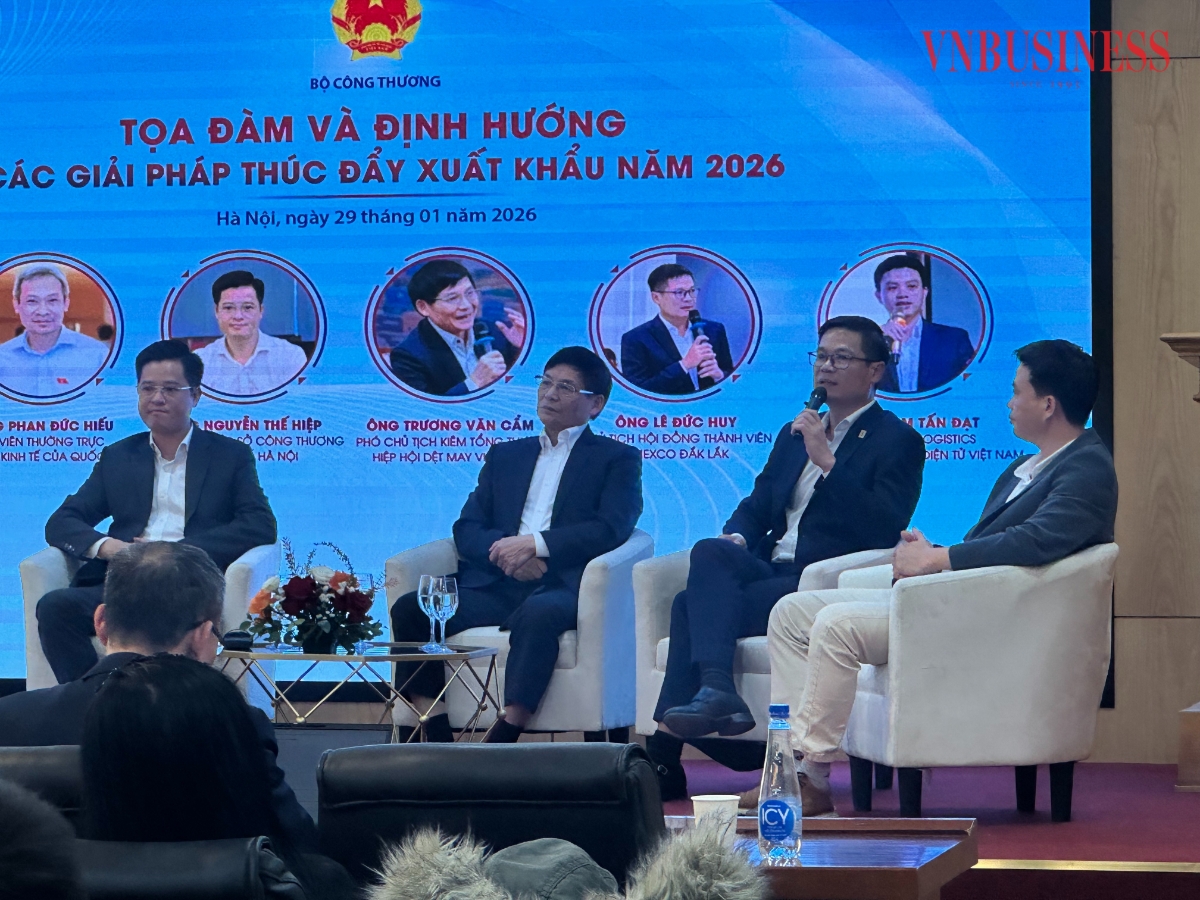 Ông Trương Văn Cẩm (thứ 2 từ trái sang) tại toạ đàm diễn ra cuối tháng 1/2026.