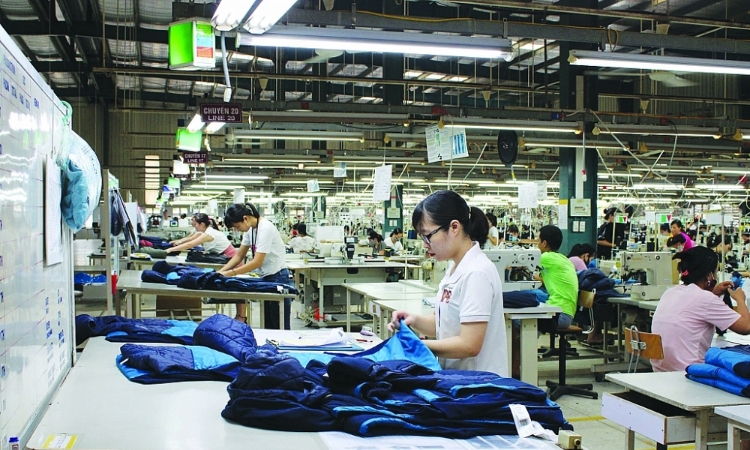 Thuế quan Mỹ biến động: Cơ hội hoàn thuế và bài toán 15% với dệt may Việt Nam