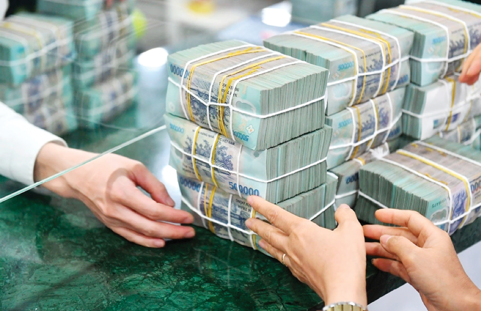 Nhiều ngân hàng tăng lãi suất huy động ở các kỳ hạn trung và dài.